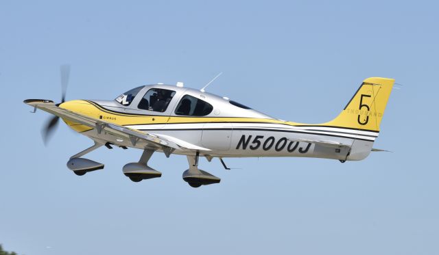 Cirrus SR22 Turbo (N5000J) - Airventure 2017