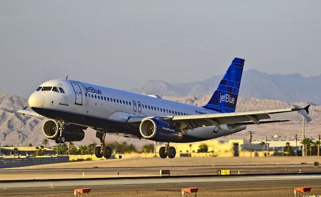 Airbus A320 (N606JB) - JetBlue Airways Airbus A320-232 N606JB (cn 2384) "Idlewild Blue"  Las Vegas - McCarran International (LAS / KLAS) USA - Nevada, August 16, 2012 Photo: Tomás Del Coro