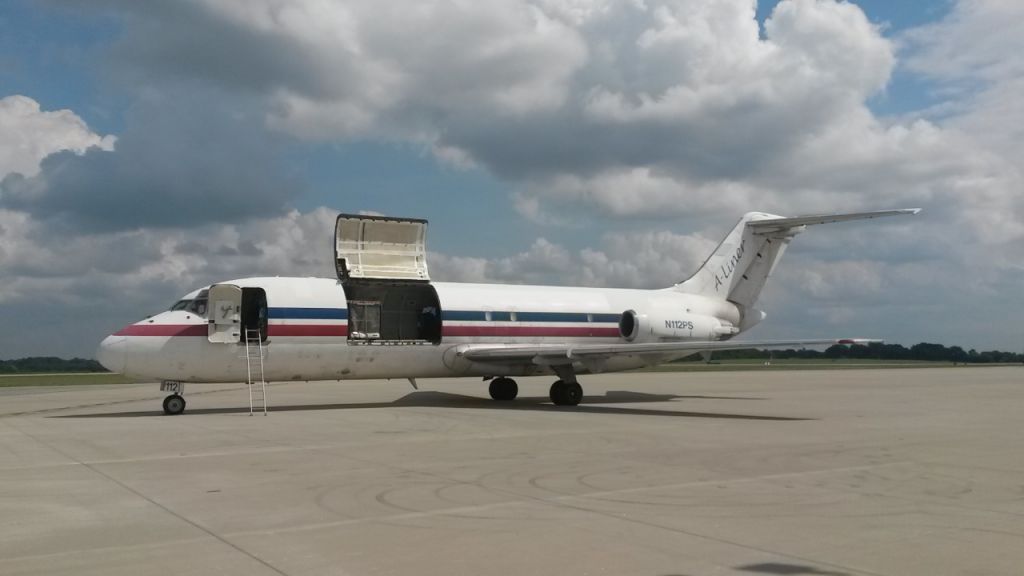 Douglas DC-9-10 (N112PS)