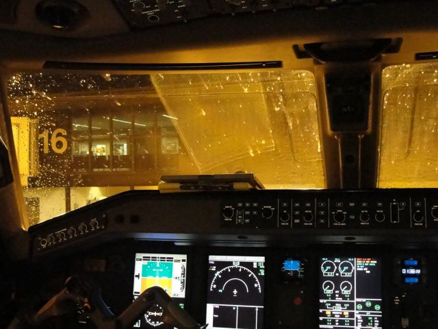 Embraer 170/175 (N648RW) - Cockpit to gate view