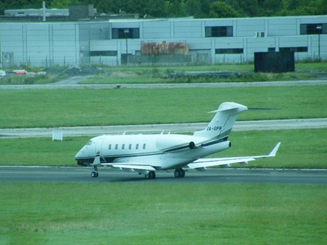 Bombardier Challenger 300 (XA-GPR) - XA-GPR Challenger 300 cn 20084  seen departing shannon on the 28-07-2010