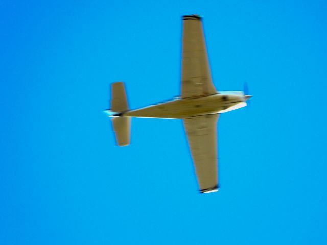 Piper Cherokee —