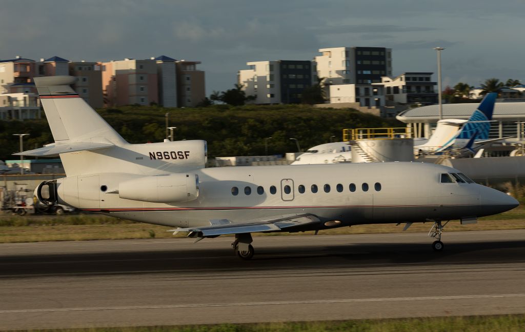 Dassault Falcon 900 (N960SF)