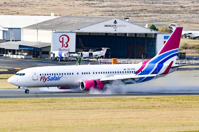 Boeing 737-800 (ZS-FGS)