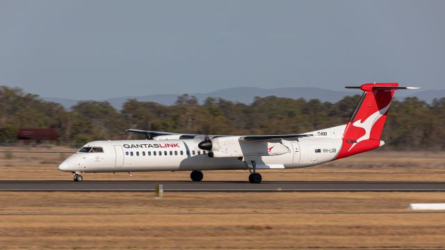 de Havilland Dash 8-400 (VH-LQB)