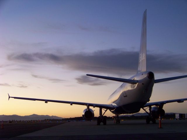 Airbus A320 (N643JB)