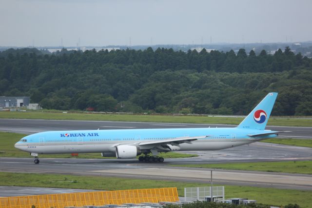 BOEING 777-300 (HL7573)