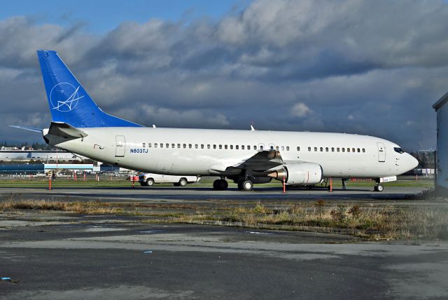 BOEING 737-400 (N803TJ)