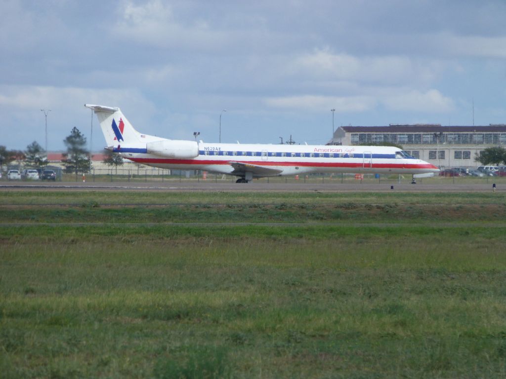 Embraer ERJ-145 (N620AE)