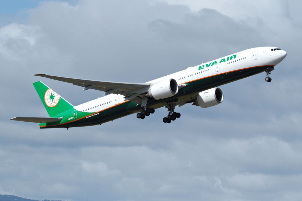 Boeing 777-200 (ZK-OKT) - On lease to Air New Zealand due to ongoing issues with their Trent 1000 powered B787s, Eva Air B777-35EER ZK-OKT(Eva Air rego B-16717) departs YPAD with flight NZ192.