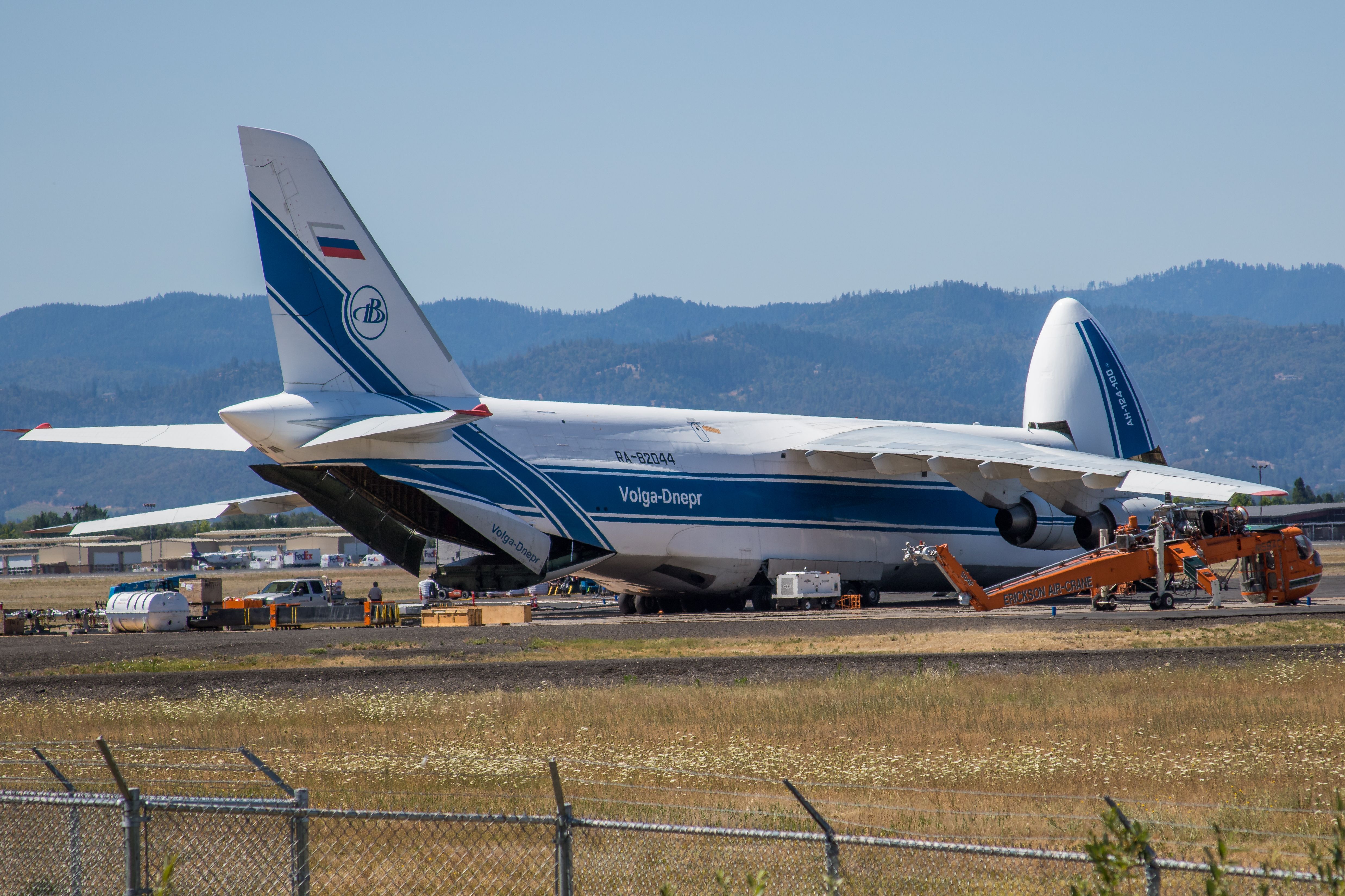 Antonov An-124 Ruslan (RA-82044)