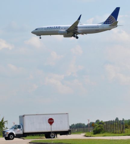Boeing 737-800 (N73291)