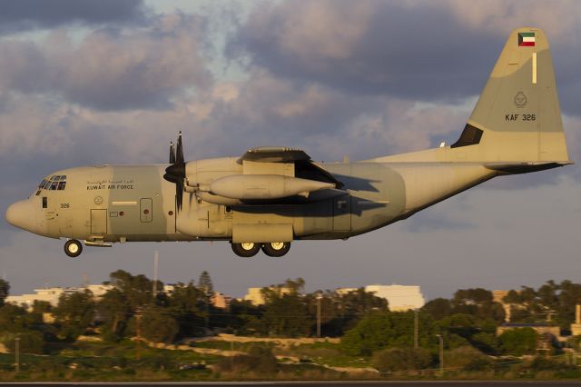 Lockheed C-130 Hercules (KAF326)