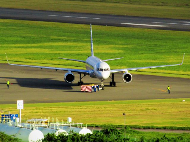 Boeing 757-200 (N195AN)