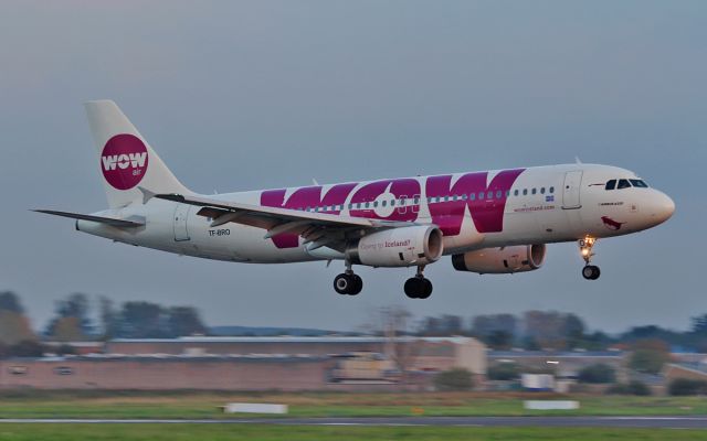 Airbus A320 (TF-BRO) - wow air a320 tf-bro about to land at shannon this evening 11/10/15