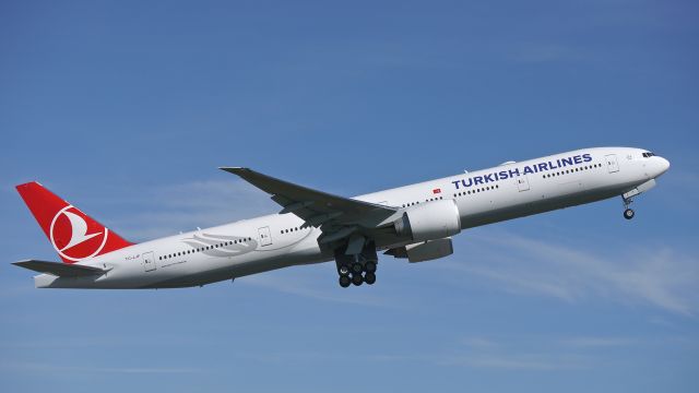 BOEING 777-300 (TC-LJF) - THY6904 on rotation from Rwy 16R beginning its delivery flight to IST/LTBA on 3/31/16. (ln 1389 / cn 44127).