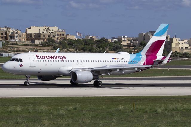 Airbus A320 (D-AEWQ)