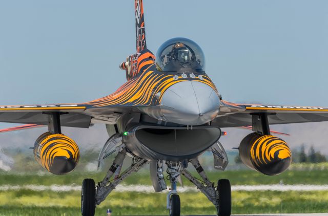 Lockheed F-16 Fighting Falcon (92-0014)