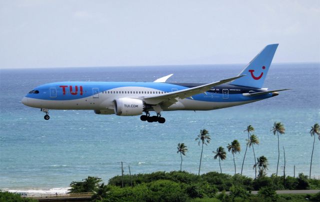 Boeing 787-8 (G-TUIF)