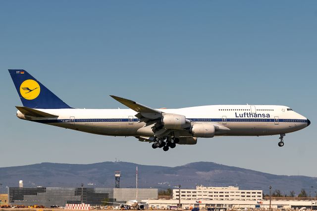 BOEING 747-8 (D-ABYT)