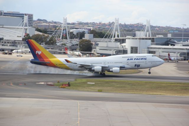 Boeing 747-400 (DQ-FJK)