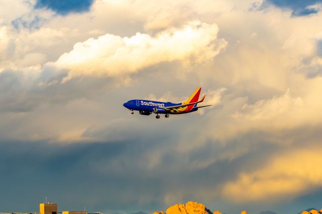 Boeing 737-700 — - Southwest Airlines 737-700 landing at PHX on 12/14/22. Taken with a Canon R7 and a Sigma 50mm Art lens.