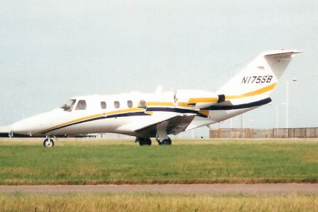 Cessna Citation CJ1 (N175SB) - Taxiing to the ramp in Aug-01.br /br /Exported to Saudi Arabia 28-Jul-06 as HZ-BL1,br /then reverted to N175SB 13-Dec-16.