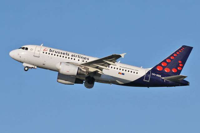 Airbus A319 (OO-SSS) - BEL2174 to Brussels