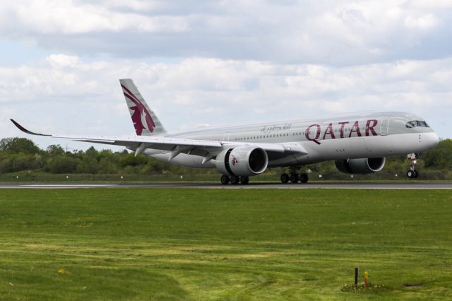 Airbus A350-900 (A7-ALM) - QTR27 arriving from Doha