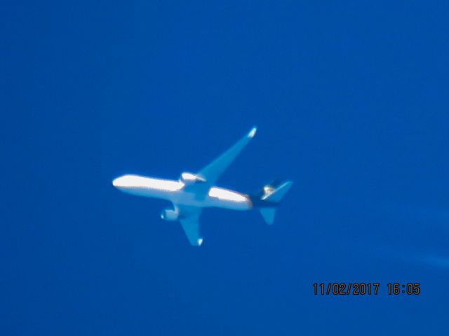 BOEING 767-300 (N332UP)
