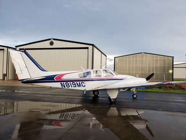 Beechcraft 55 Baron (N819MC)