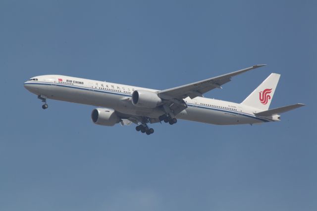 BOEING 777-300ER (B-2088)