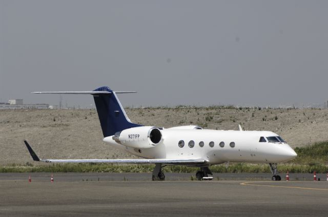 Gulfstream Aerospace Gulfstream V (N371FP) - Visit at Haneda Intl Airport on 2013/06/04