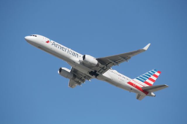 Boeing 757-200 (N176AA)