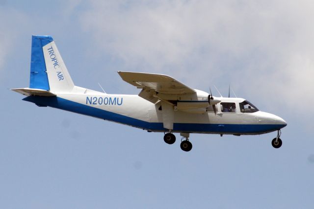 ROMAERO Islander (N200MU) - On final approach for R08 on 08-Apr-11.