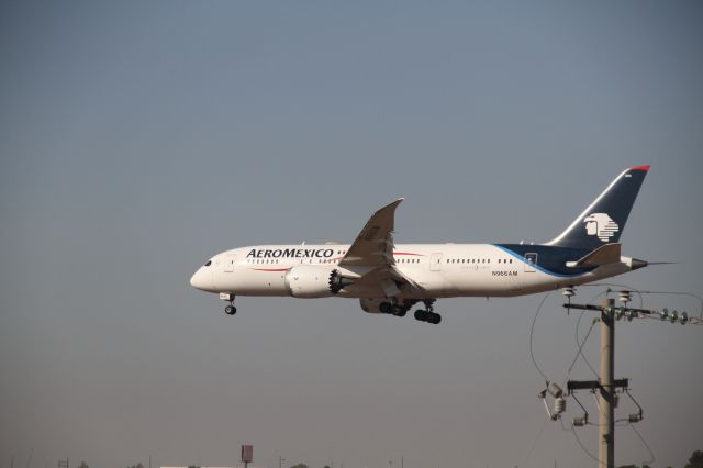 Boeing 787-8 (N966AM) - FINAL APPROACH 27 MMTJ