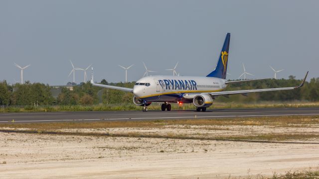 Boeing 737-700 (EI-DYA)