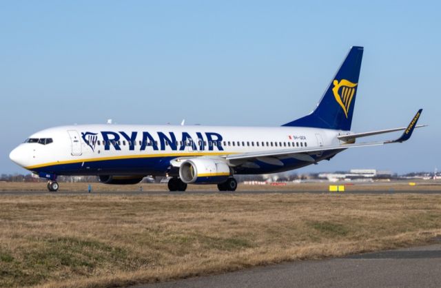 Boeing 737-700 (9H-QER)