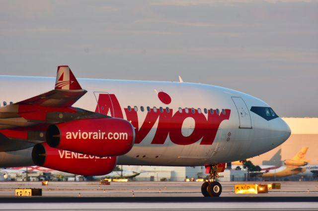 Airbus A340-300 (YV-3292)