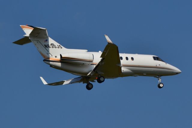 Hawker 800 (N630JS) - JS AVIATION LLC on final at KCLT - 9/1/18