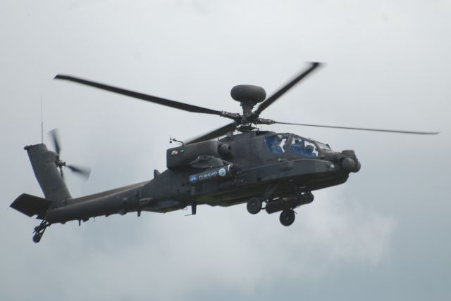 — — - AH64-Apache Air Display at RAF Cosford