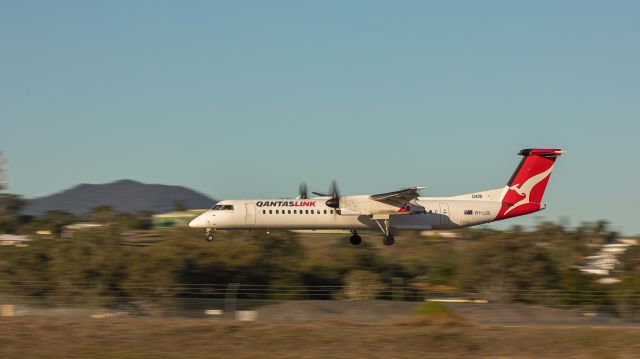 de Havilland Dash 8-400 (VH-LQG)