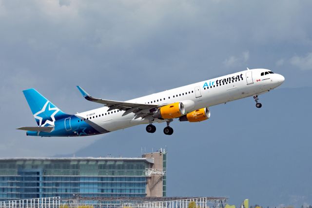 Airbus A321 (C-GEZX)