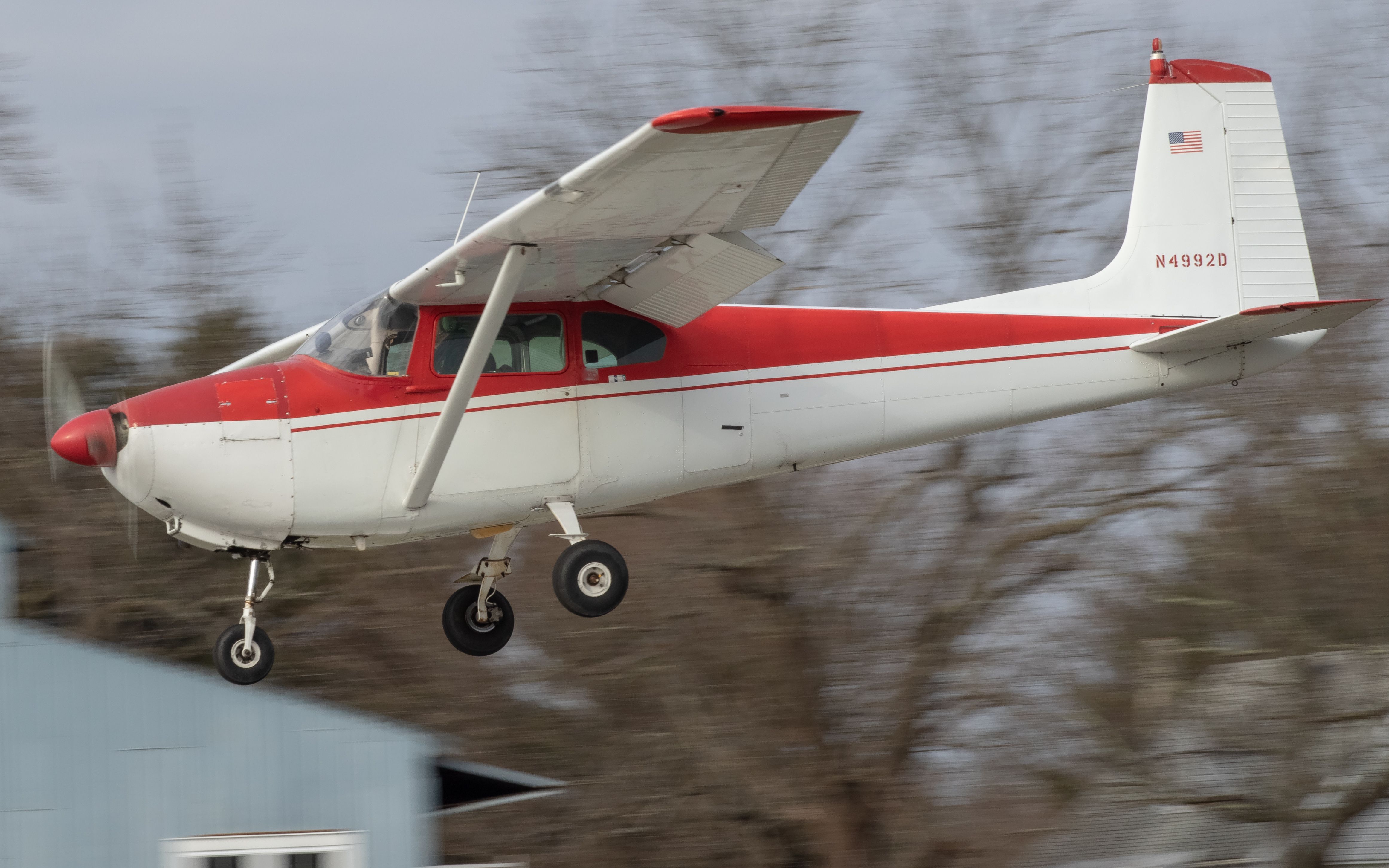 Cessna Skylane (N4992D) - Skydive Cross Keys' Cessna 182A Skylane landing on Runway 27.