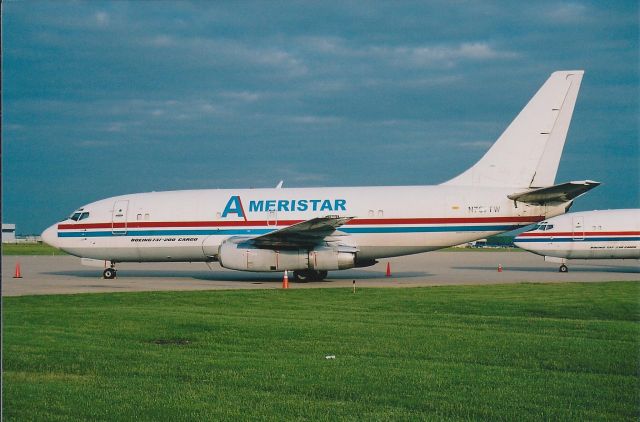 Boeing 737-200 (N767TW)