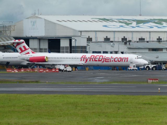 McDonnell Douglas MD-80 (8P-IGB)