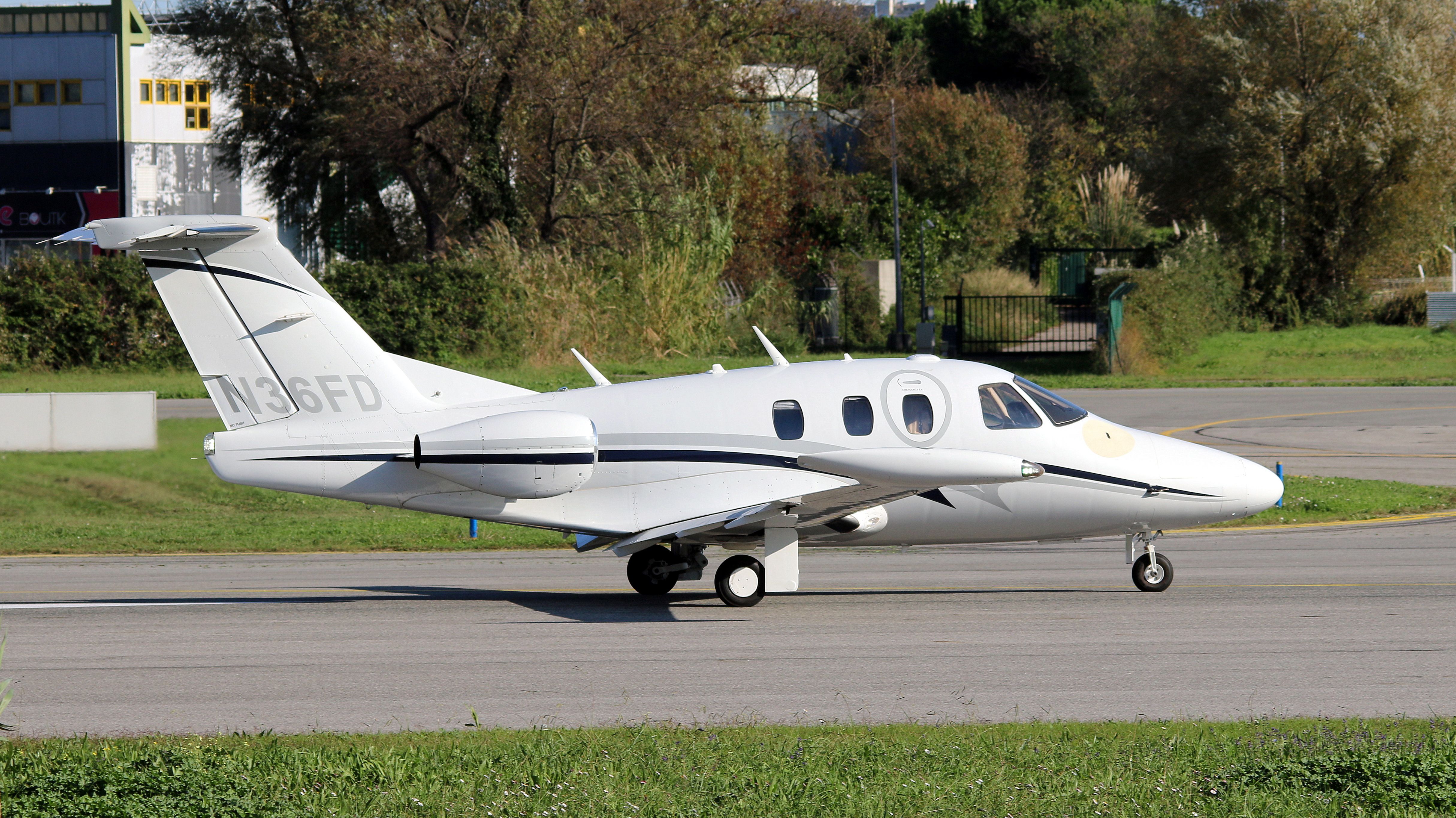 Eclipse 500 (N36FD)