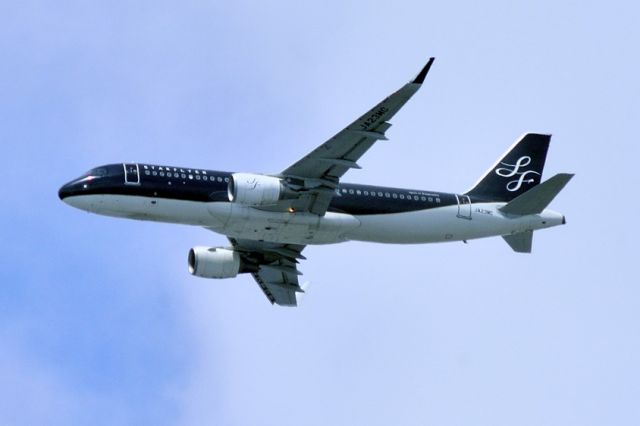 Airbus A320 (JA23MC)