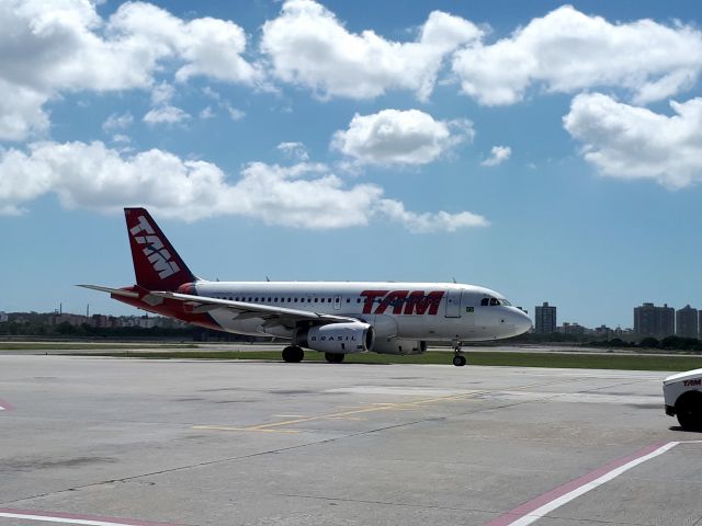 Airbus A319 (PR-MBV)