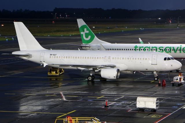 Airbus A320 (9H-SLF)